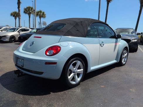 Used 2010 Volkswagen Beetle Convertible FWD image 4
