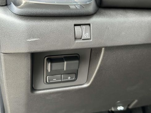 New 2025 GMC Canyon Elevation w/ Convenience Package image 18