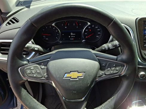 Used 2024 Chevrolet Equinox LT AWD/4WD image 18