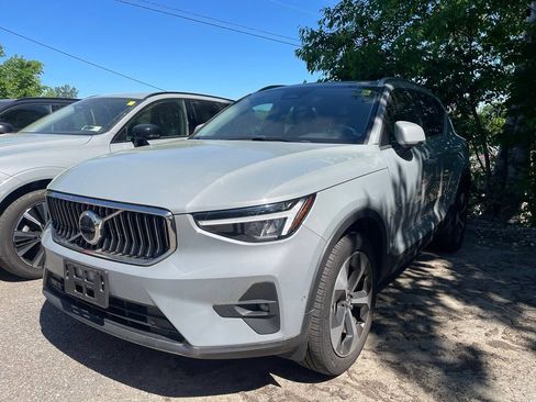 Certified 2024 Volvo XC40 B5 Plus w/ Climate Package AWD/4WD image 1