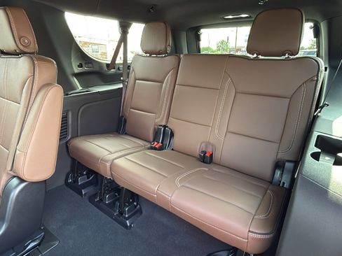 New 2026 Chevrolet Suburban High Country image 16