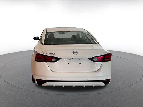 Used 2025 Nissan Altima 2.5 SV image 11