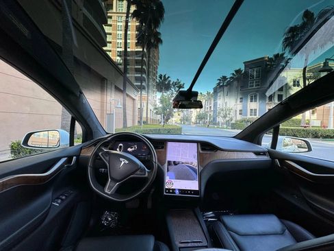 Used 2020 Tesla Model X Long Range AWD/4WD image 12