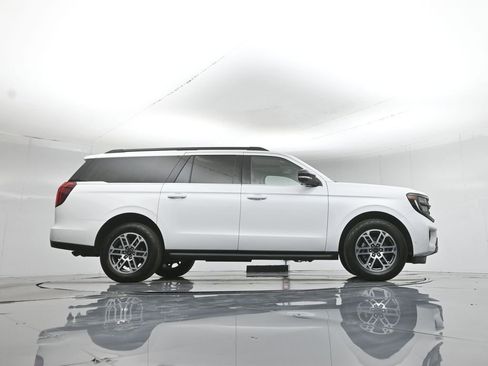 Used 2025 Ford Expedition Max Active AWD/4WD image 54