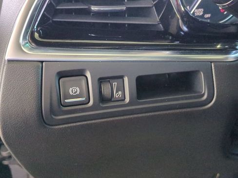 Certified 2023 Cadillac XT6 Premium Luxury FWD image 25