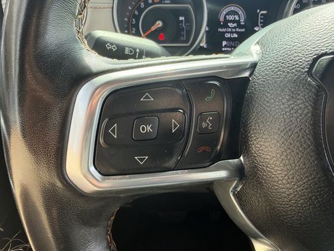 Used 2022 Jeep Wrangler Unlimited Sahara image 35