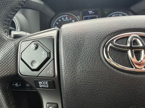 Used 2023 Toyota Tacoma TRD Off-Road image 19