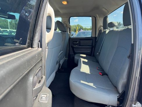 Used 2018 RAM 1500 ST w/ SXT Appearance Group AWD/4WD image 16