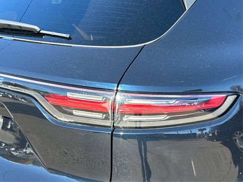 Used 2020 Porsche Cayenne image 32