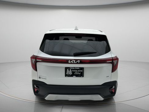 Used 2026 Kia Seltos LX AWD/4WD image 7