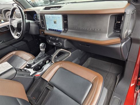 Used 2024 Ford Bronco Outer Banks image 18