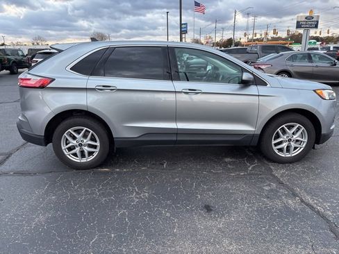 Used 2024 Ford Edge SEL w/ Convenience Package image 6