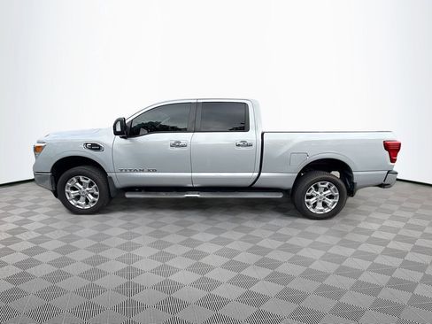 Used 2019 Nissan Titan SV w/ SV Convenience Package AWD/4WD image 5