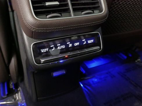 Used 2022 Mercedes-Benz GLS 450 4MATIC image 44