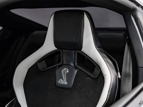 Used 2022 Ford Mustang Shelby GT500 w/ Technology Package image 31