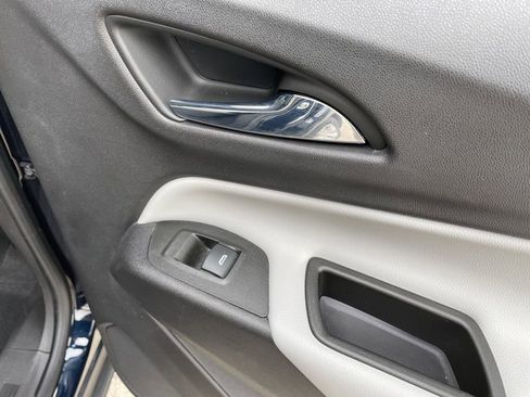 Used 2020 Chevrolet Equinox LT image 38