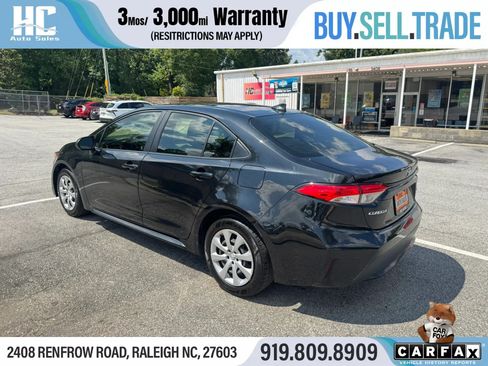Used 2022 Toyota Corolla LE FWD image 3