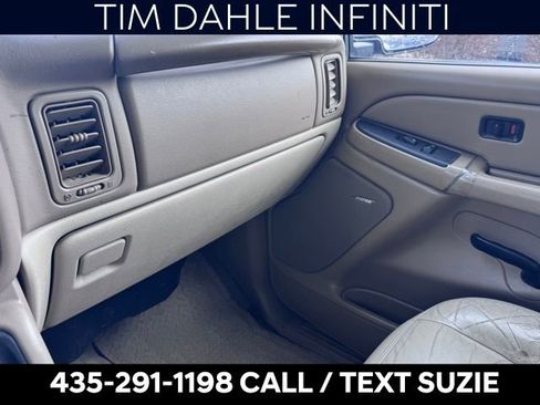 Used 2006 GMC Yukon XL SLT w/ SLT Preferred Equipment Group image 11