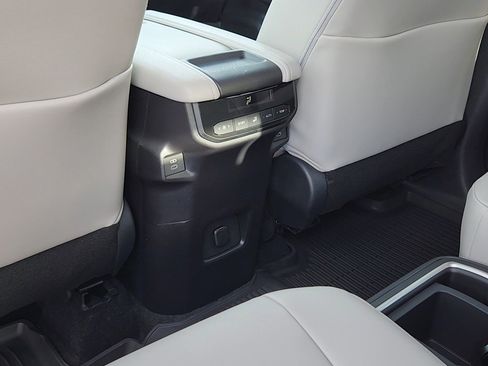 New 2026 Toyota Grand Highlander XLE image 17