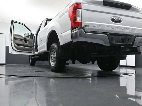 Used 2018 Ford F250 XL w/ Power Equipment Group AWD/4WD image 34
