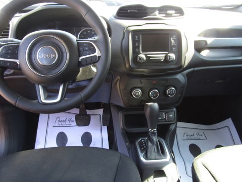 Used 2019 Jeep Renegade Sport image 12