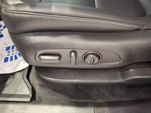 Certified 2023 Chevrolet Traverse LT w/ LT Premium Package image 19