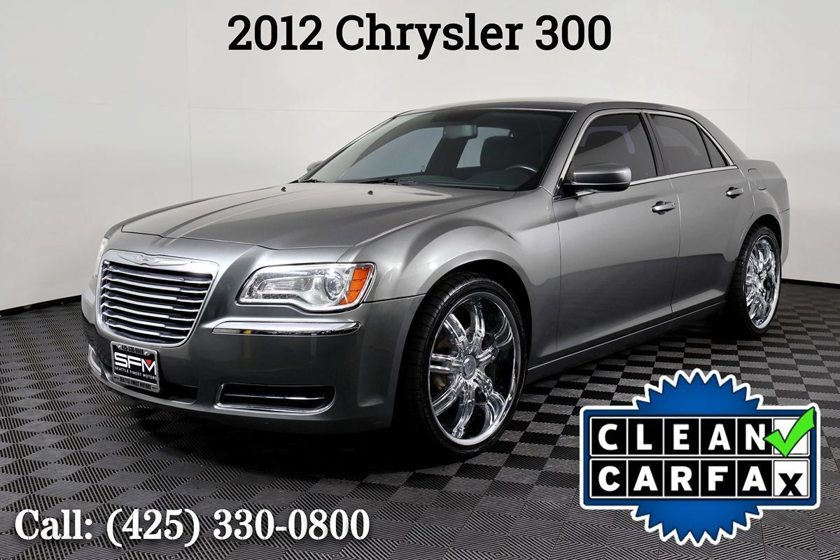 Used 2012 Chrysler 300 RWD image 1