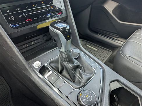 Certified 2024 Volkswagen Tiguan SE R-Line image 20