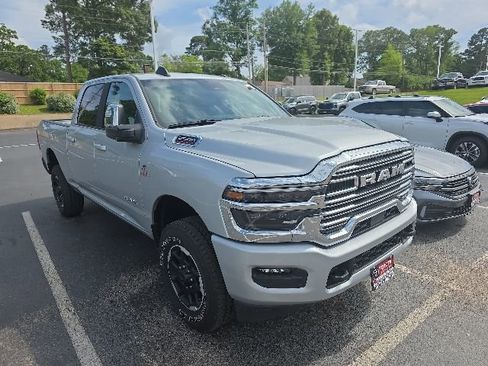 Used 2026 RAM 2500 Laramie AWD/4WD image 1