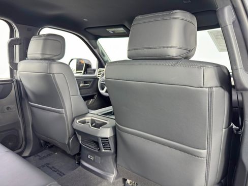 Used 2025 Toyota Tundra Limited w/ TRD Off-Road Package AWD/4WD image 37