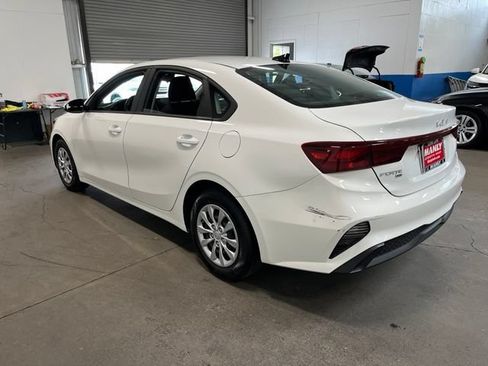 Used 2023 Kia Forte LX FWD image 5