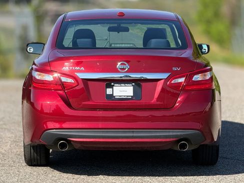 Used 2017 Nissan Altima 2.5 SV image 3