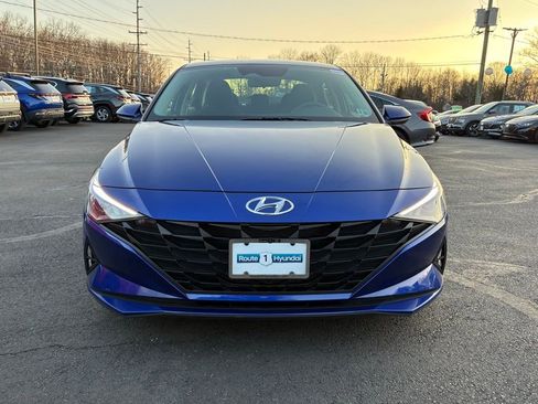 Used 2023 Hyundai Elantra SEL image 2