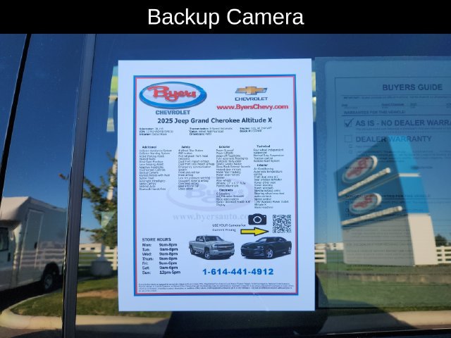 Used 2025 Jeep Grand Cherokee Altitude AWD/4WD image 13