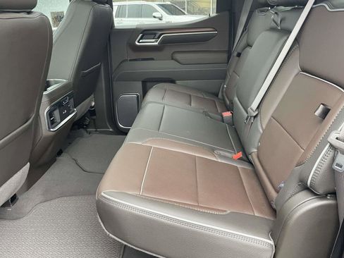 Used 2025 GMC Sierra 1500 Denali image 6