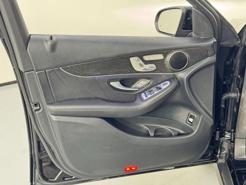 Used 2022 Mercedes-Benz GLC 300 4MATIC w/ AMG Line image 39