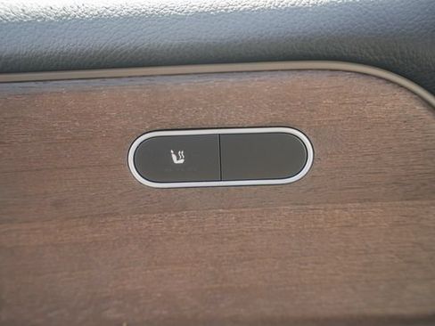 Certified 2022 Mercedes-Benz GLB 250 4MATIC image 39