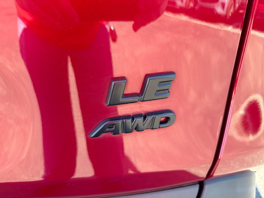 Used 2022 Toyota RAV4 LE AWD/4WD image 25