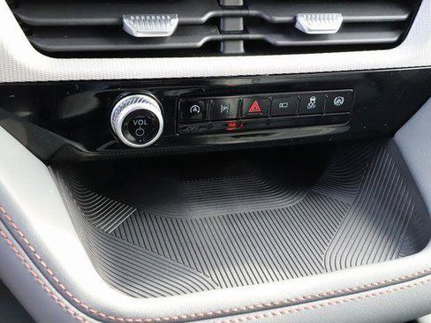 New 2026 Ford Explorer Active w/ Active Comfort Package image 32