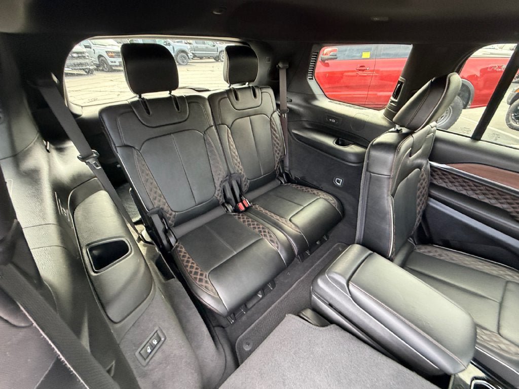 Used 2023 Jeep Grand Cherokee L Summit AWD/4WD image 32