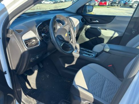 Used 2021 Chevrolet Equinox LS AWD/4WD image 5