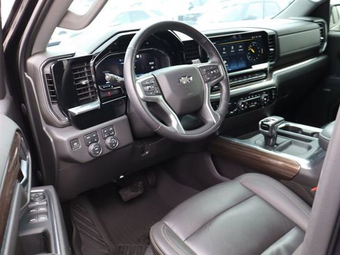 Used 2022 Chevrolet Silverado 1500 LT Trail Boss w/ LT Trail Boss Premium Package image 17