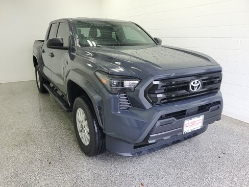 Used 2025 Toyota Tacoma SR RWD image 2