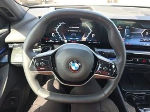 Used 2025 BMW 530i RWD image 3