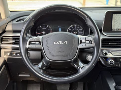 Used 2022 Kia Telluride LX image 13