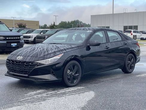 Certified 2023 Hyundai Elantra Blue FWD image 24