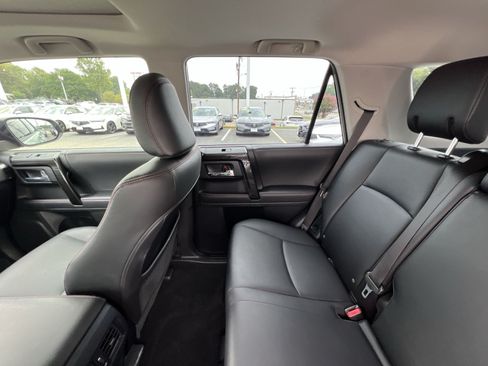 Used 2023 Toyota 4Runner TRD Off-Road Premium w/ Off Road Premium Plus Package AWD/4WD image 4