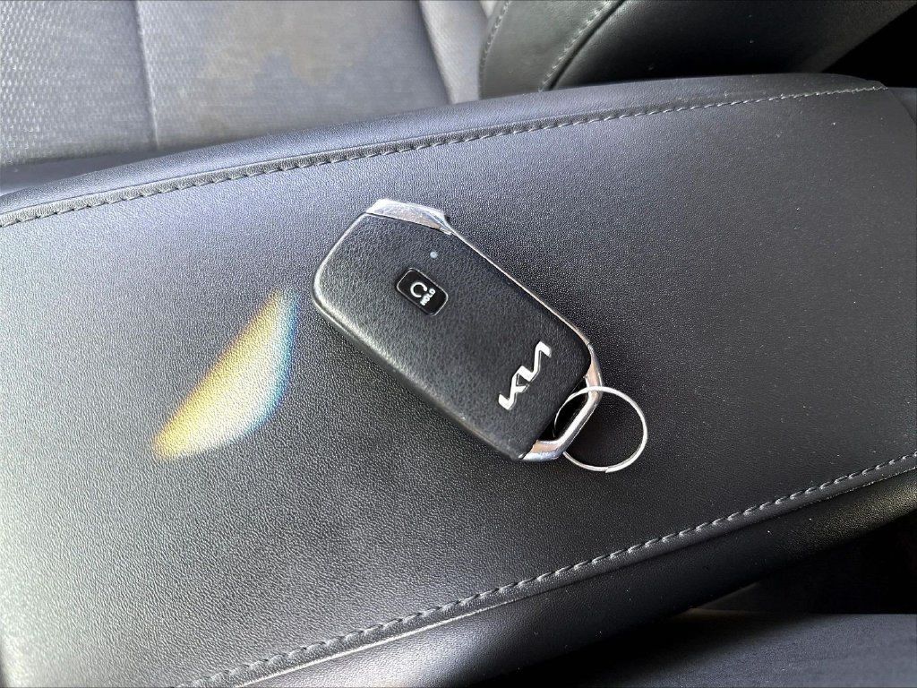 Used 2024 Kia Niro Wind FWD image 38