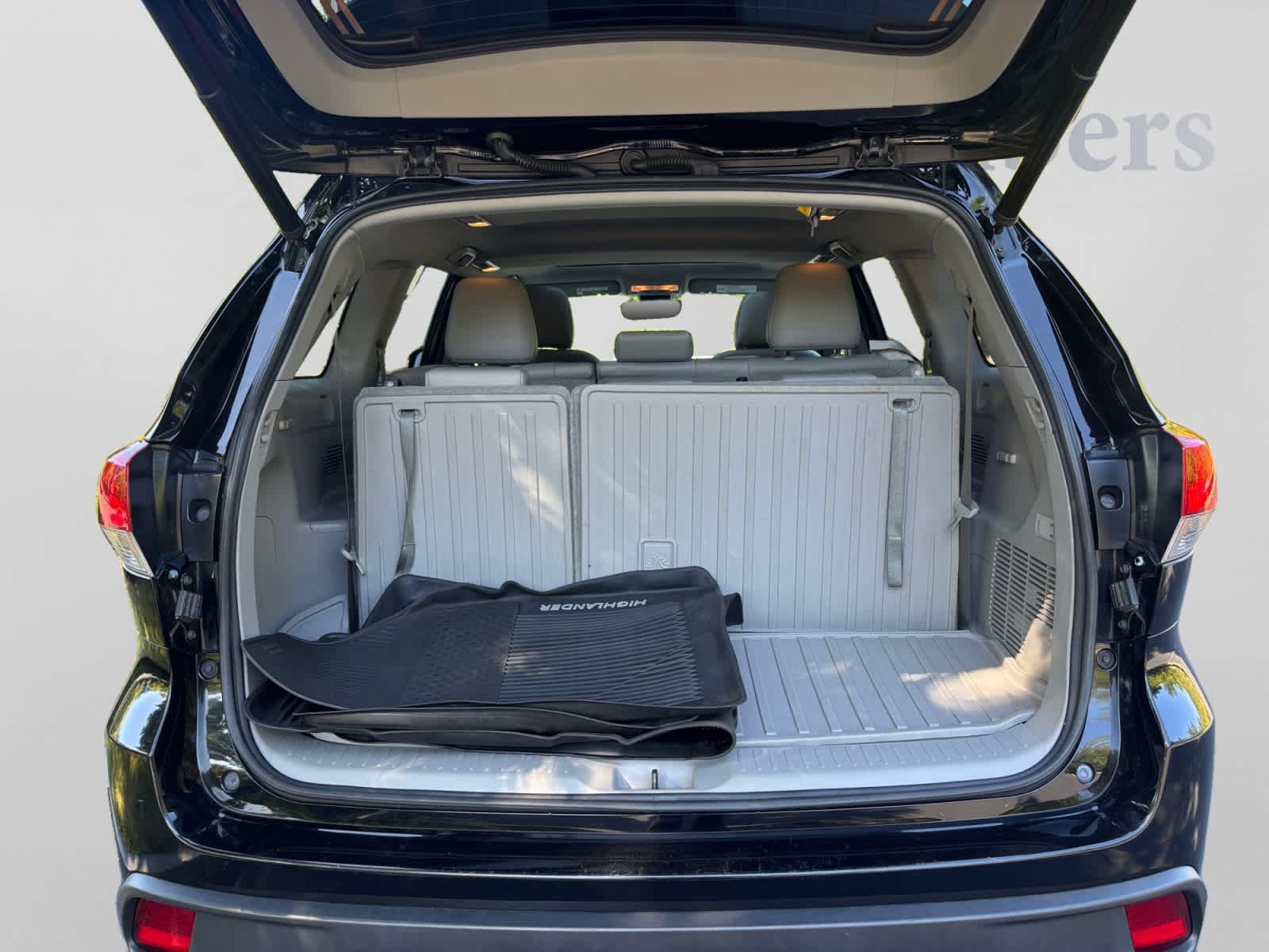 Used 2019 Toyota Highlander XLE AWD/4WD image 9