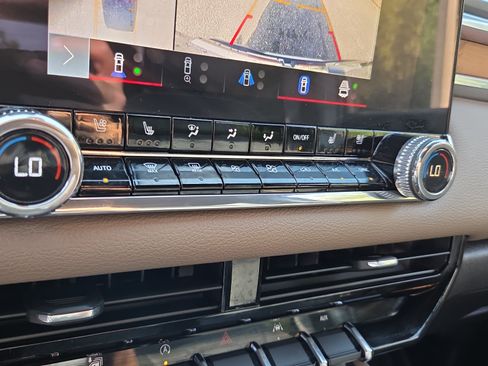 Certified 2023 GMC Canyon Denali AWD/4WD image 21